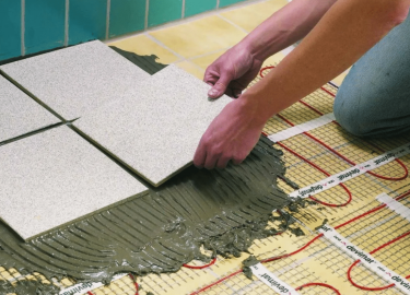 В статье рассматривается стоимость укладки плитки в ванной комнате в Санкт-Петербурге, факторы, влияющие на цену, и рекомендации по выбору материал...