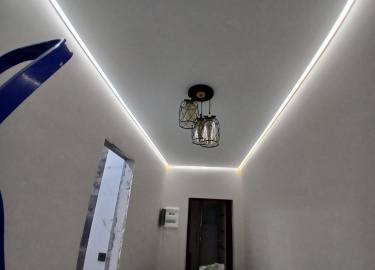 Статья посвящена натяжным потолкам &mdash; современному решению для оформления интерьеров. Рассматриваются виды, преимущества, процесс установки и ...