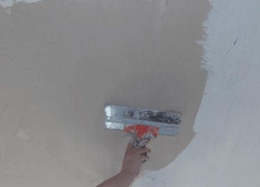 В данной статье мы подробно рассмотрим процесс штукатурки потолка, его стоимость, а также преимущества и недостатки различных методов. Узнайте, как...