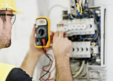 В данной статье мы подробно рассмотрим, как вызвать электрика на дом в Невском районе Санкт-Петербурга. Вы узнаете о проблемах, с которыми можно ст...