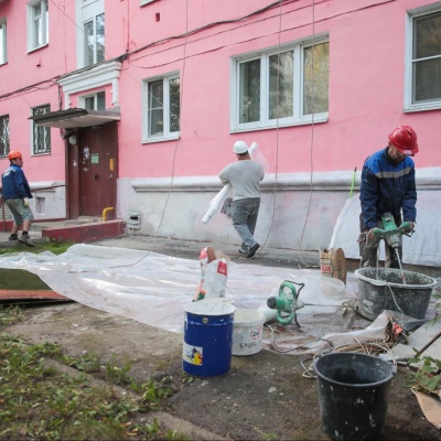 Картинка старого дома до и после капитального ремонта.